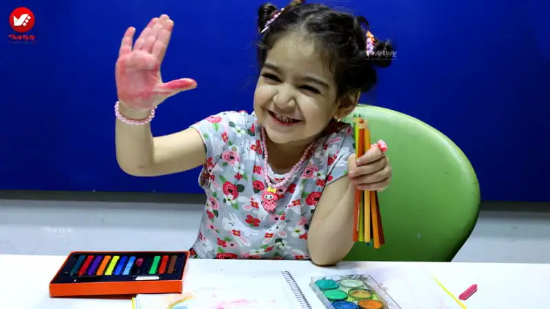 دنیای رنگارنگ و خلاق کودکان با نقاشی رنگ انگشتی !